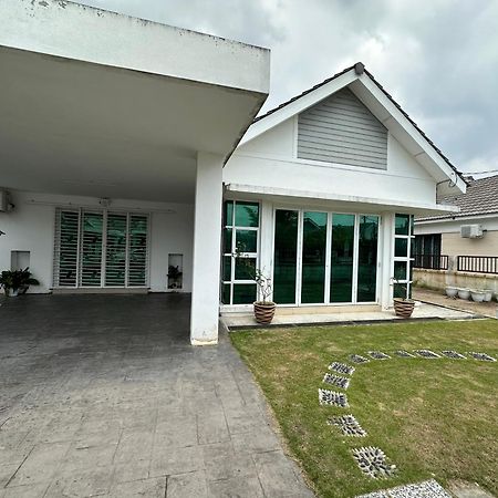 Aswadhuda Homestay Seri Iskandar Zewnętrze zdjęcie